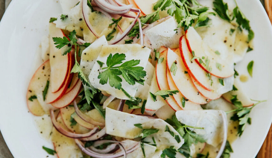 Insalata di sedano rapa, mela e limone